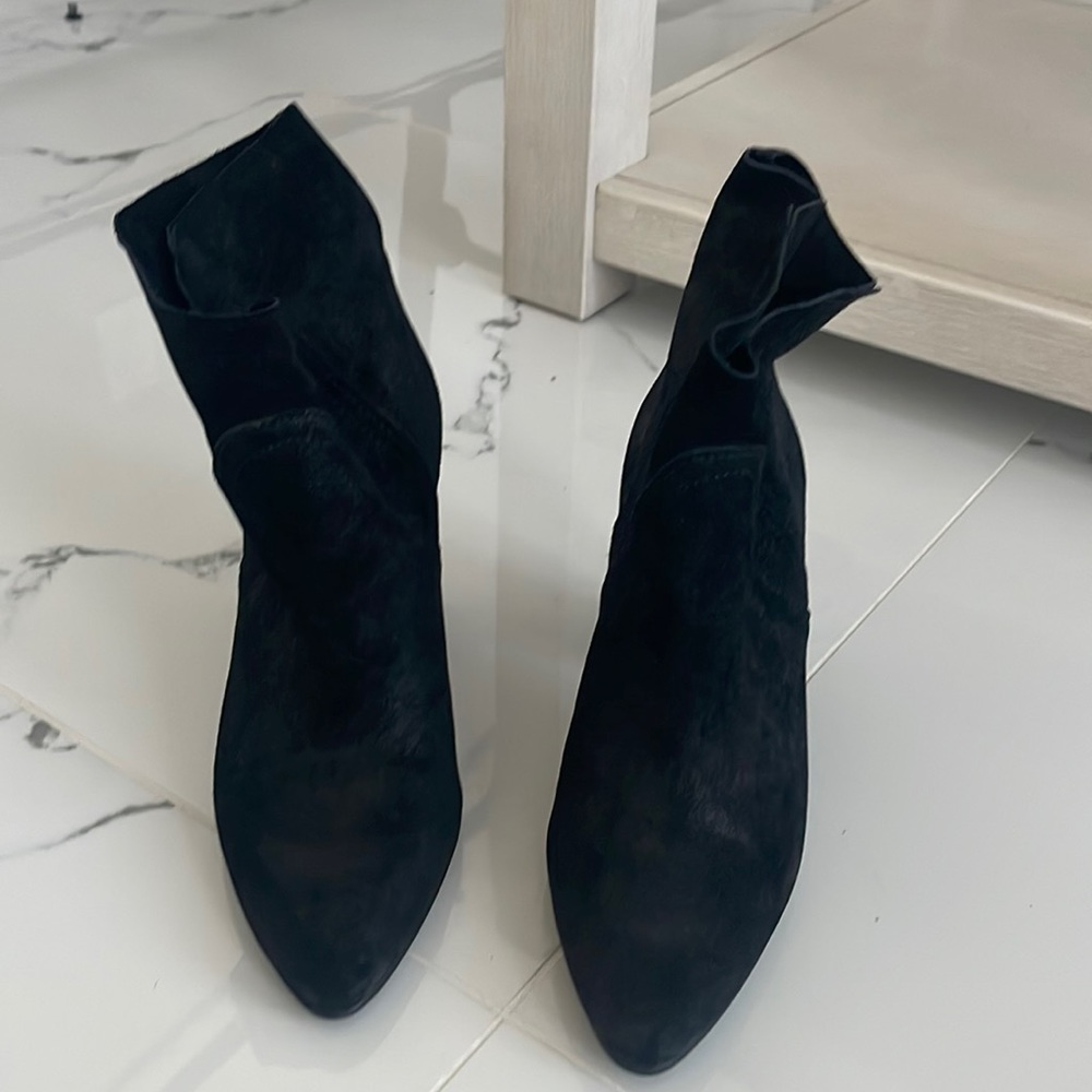 Vince Camuto Black Suede Booties Size 8.5